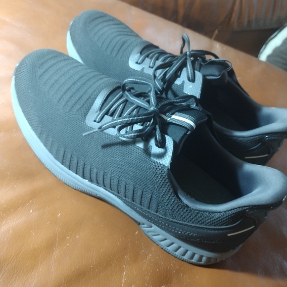 Men's size 12 Ortho Feet Athletic Shoes - Picture 2 of 8